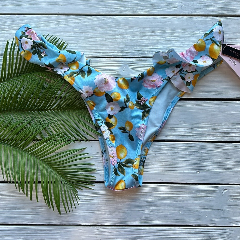 NWT VS Swim Cheeky Bikini Bottom Ruffles Lemons size Small